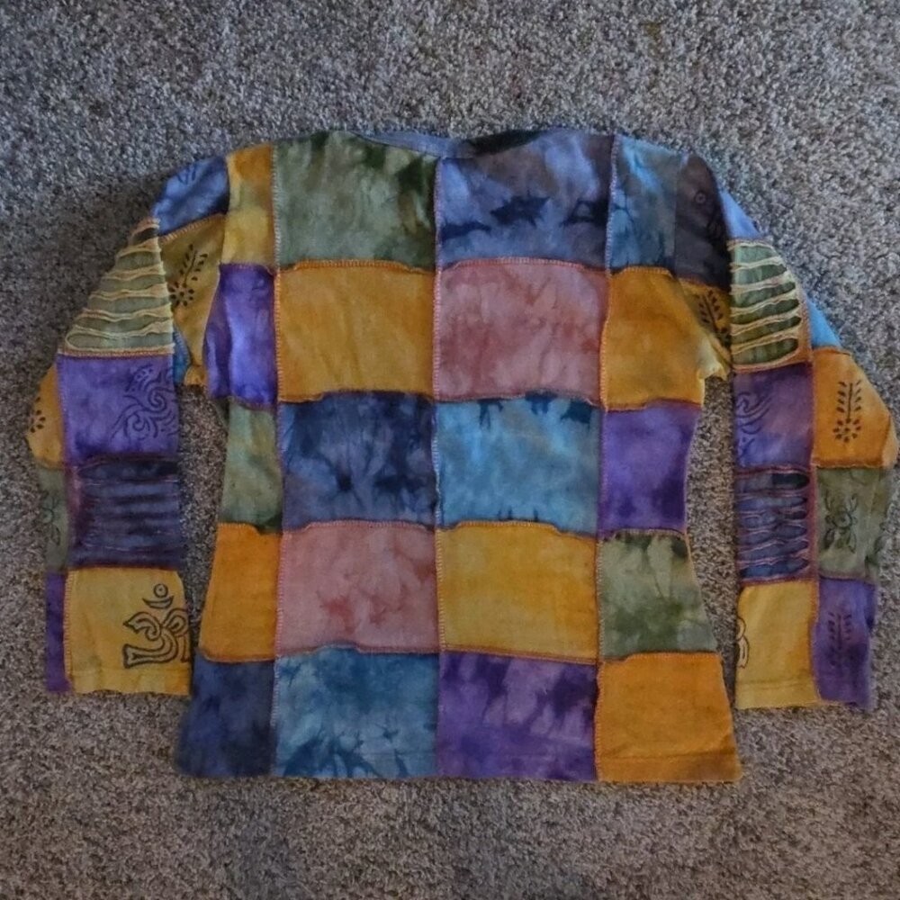 Medium Rising International Patchwork Top Distres… - image 8